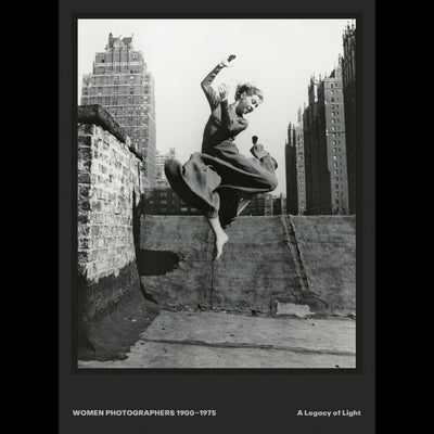 Cover Women Photographers 1900 - 1975